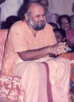 Our Parama Guru appreciating a dance performance by children  (Pic Courtesy Sh.  Nandan Balse)